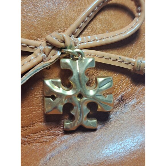 Tory Burch Charm Mules Clogs Womens Tan Leather Slip-On Gold Charm Size 7.5 - Picture 13 of 15